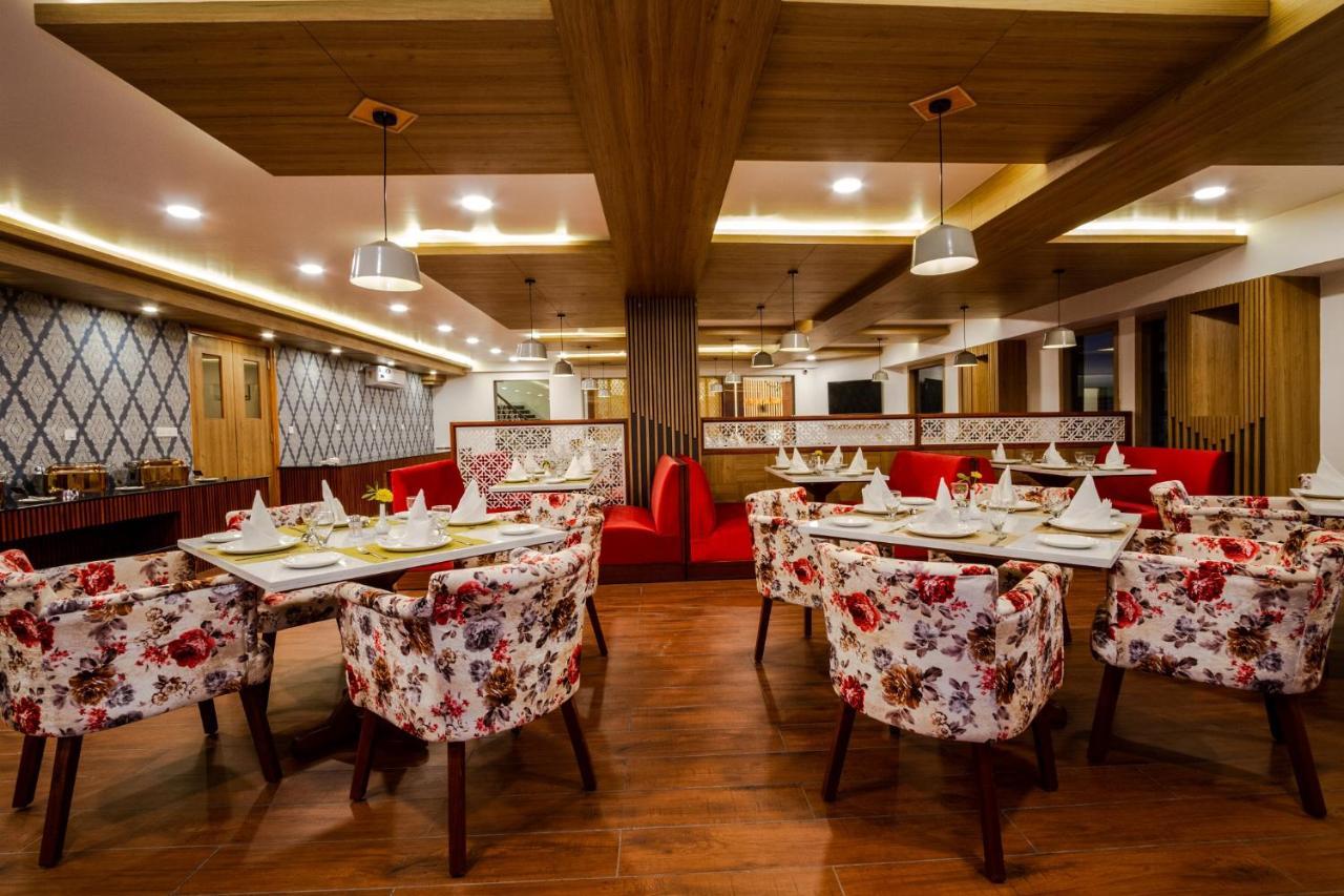 Anand Vardhan Resorts Manāli Buitenkant foto