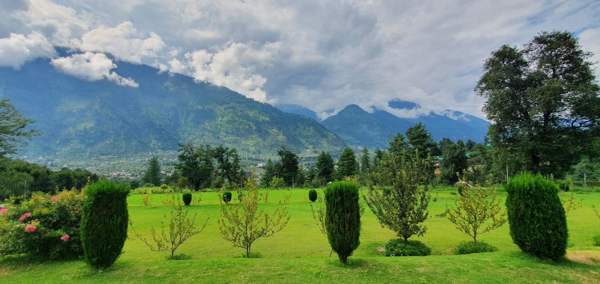 Anand Vardhan Resorts Manāli Buitenkant foto