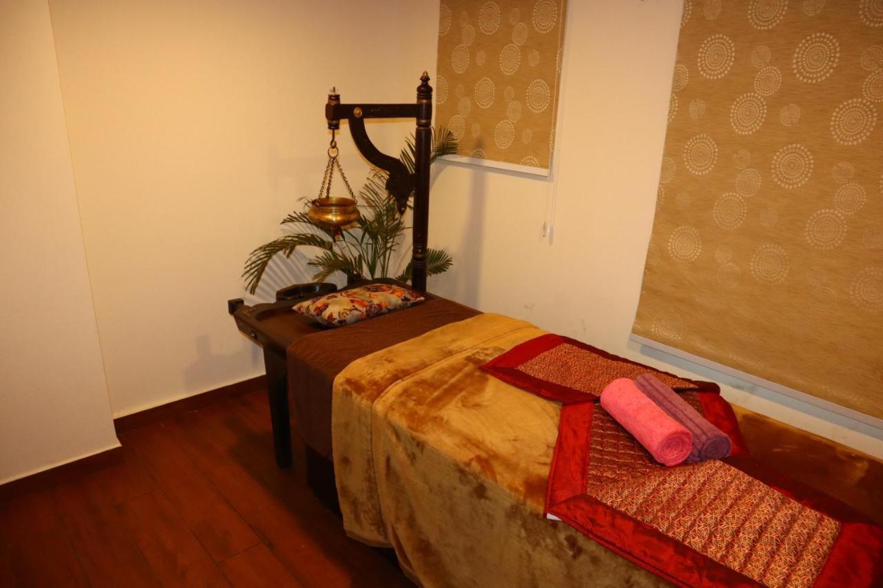 Anand Vardhan Resorts Manāli Buitenkant foto
