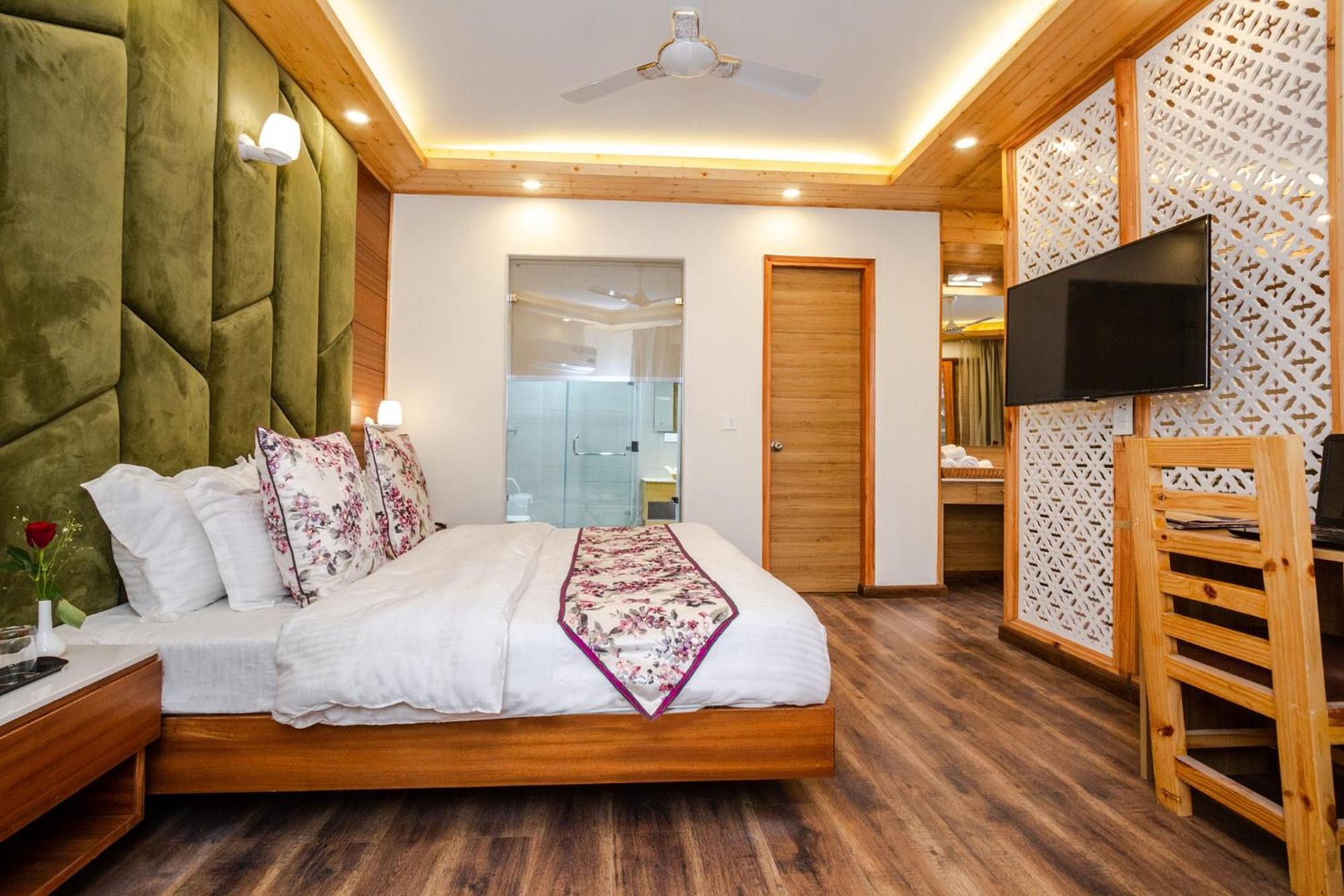 Anand Vardhan Resorts Manāli Kamer foto